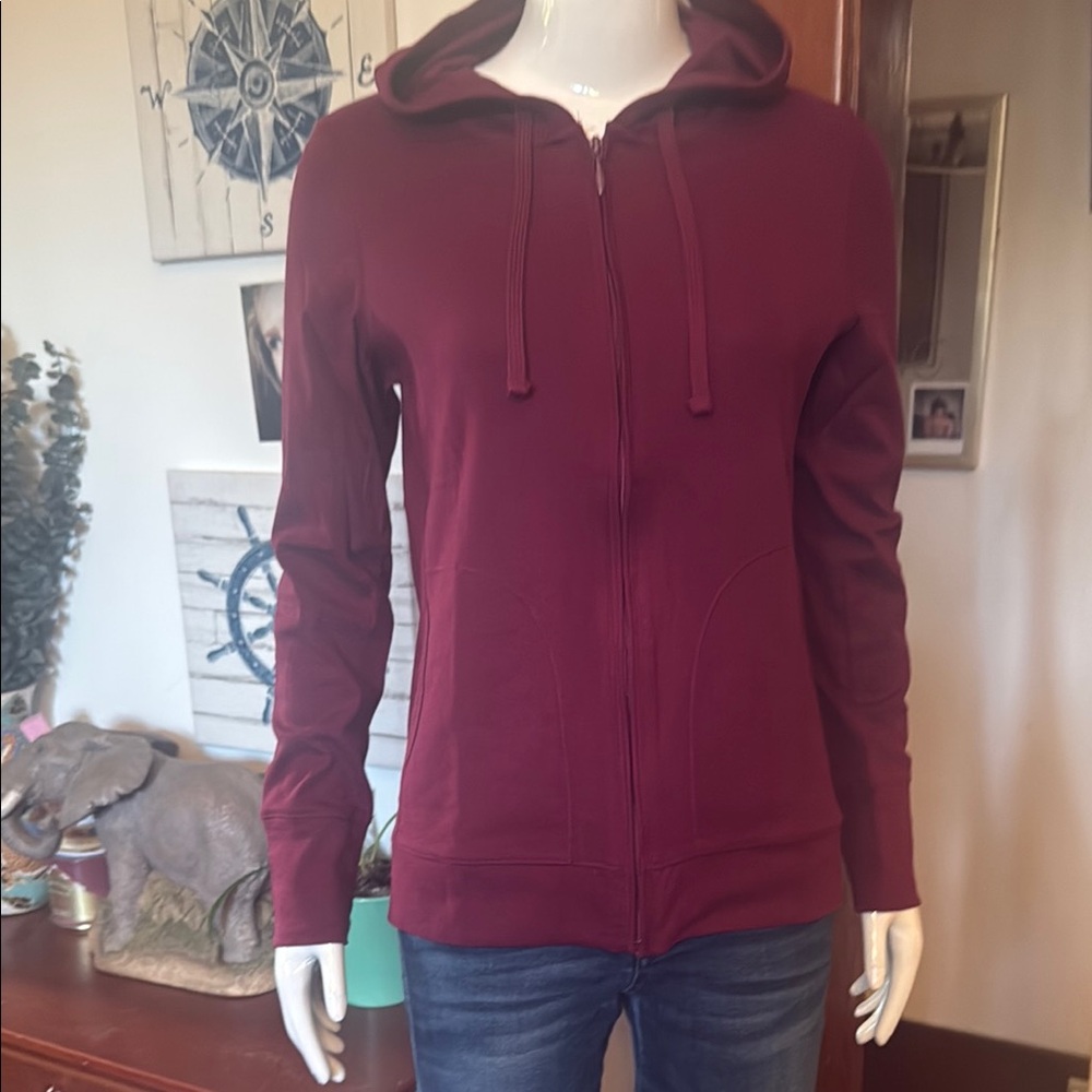 NWT northern reflections size small Women's Burgundy Hoodie